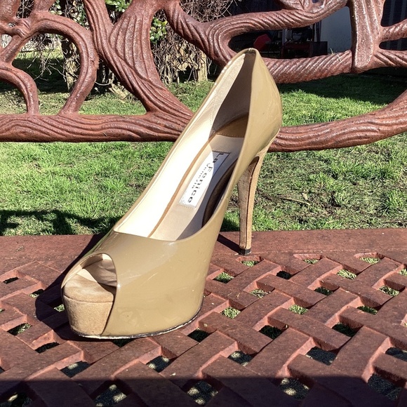 LaFenice Venezia Vero Cuoio Taupe Patent Leather Open Toe Pump Stiletto Heel - Picture 1 of 9